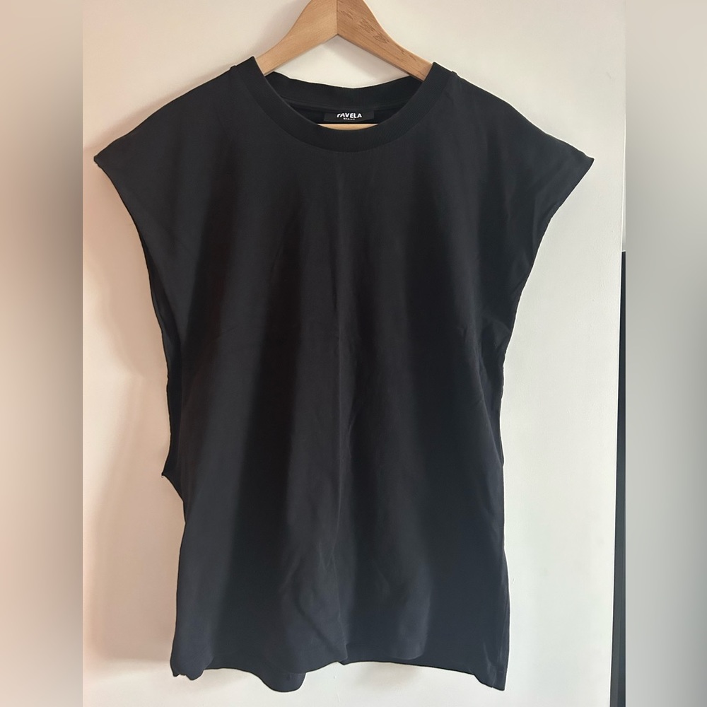 Men’s M Black Muscle Tee
